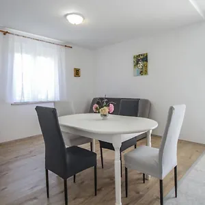 https://opera-apartments-and-studio.in-istria.net