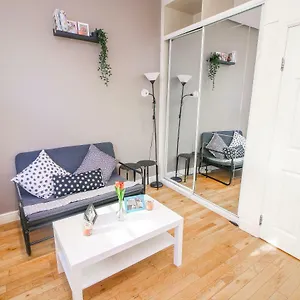 https://studio-flat-near-liverpool-st-shoreditch-london.cambridgehotelsuk.com